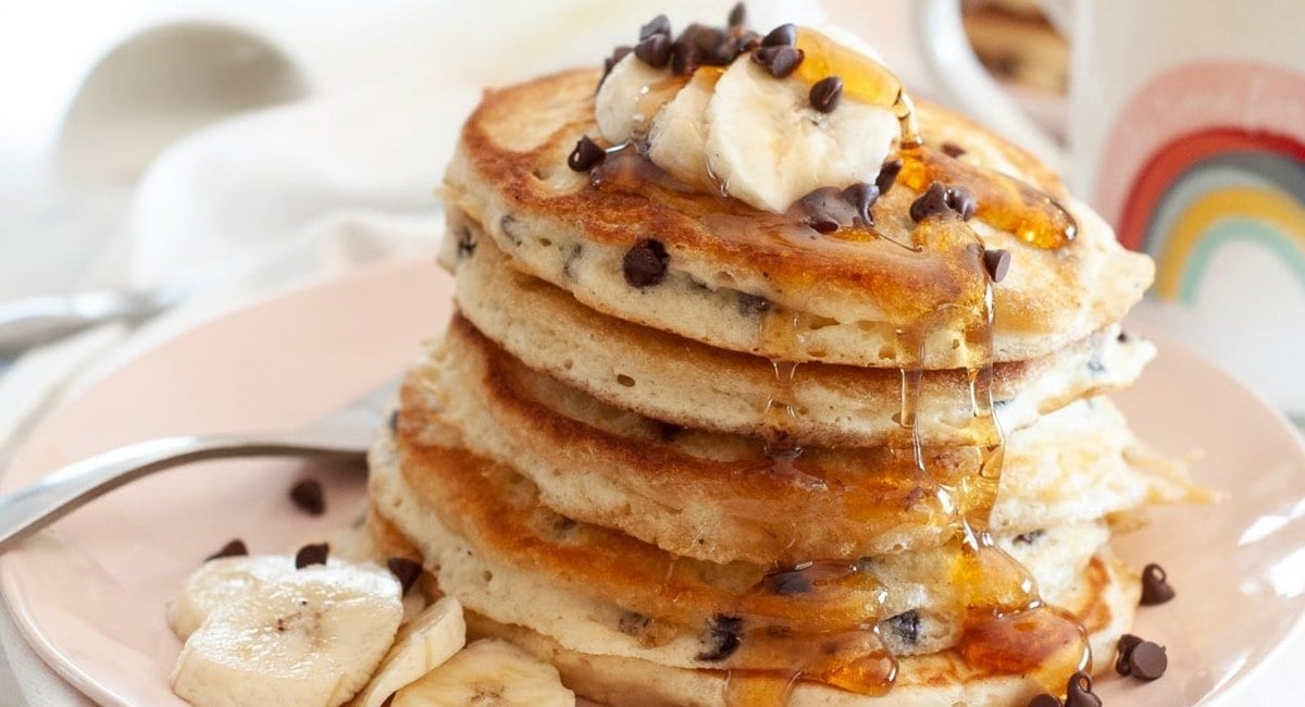 Easy Fluffy Chocolate Chip Pancakes: Quick Recipe & Tips